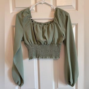green crop top long sleeve - M